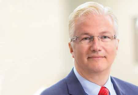 Digitalization is Redefining Manufacturing for the Healthcare Industry